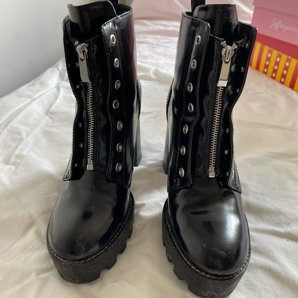 Zara track sole combat heeled booties. Size:9. - Picture 2 of 4